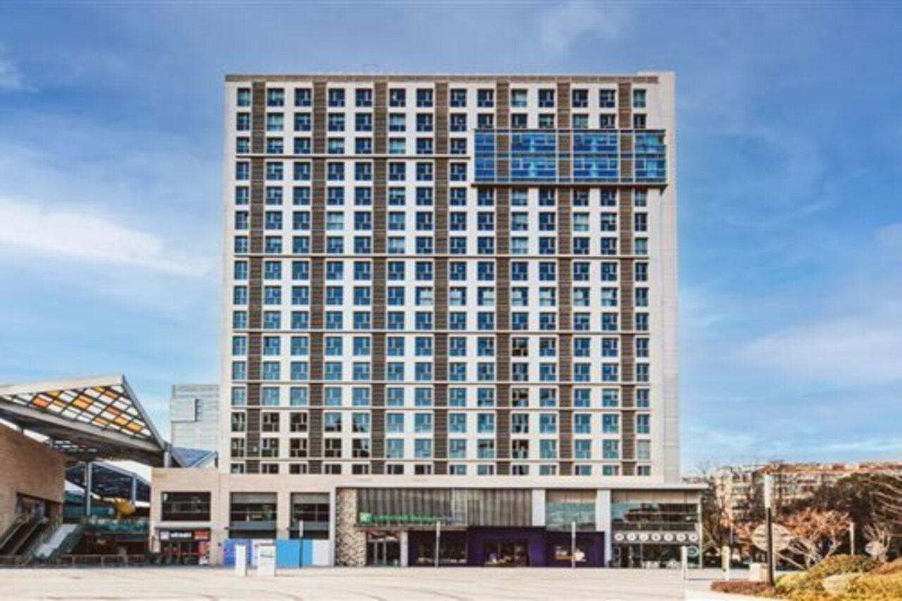 Holiday Inn Express Shanghai Baoyang By Ihg Luaran gambar